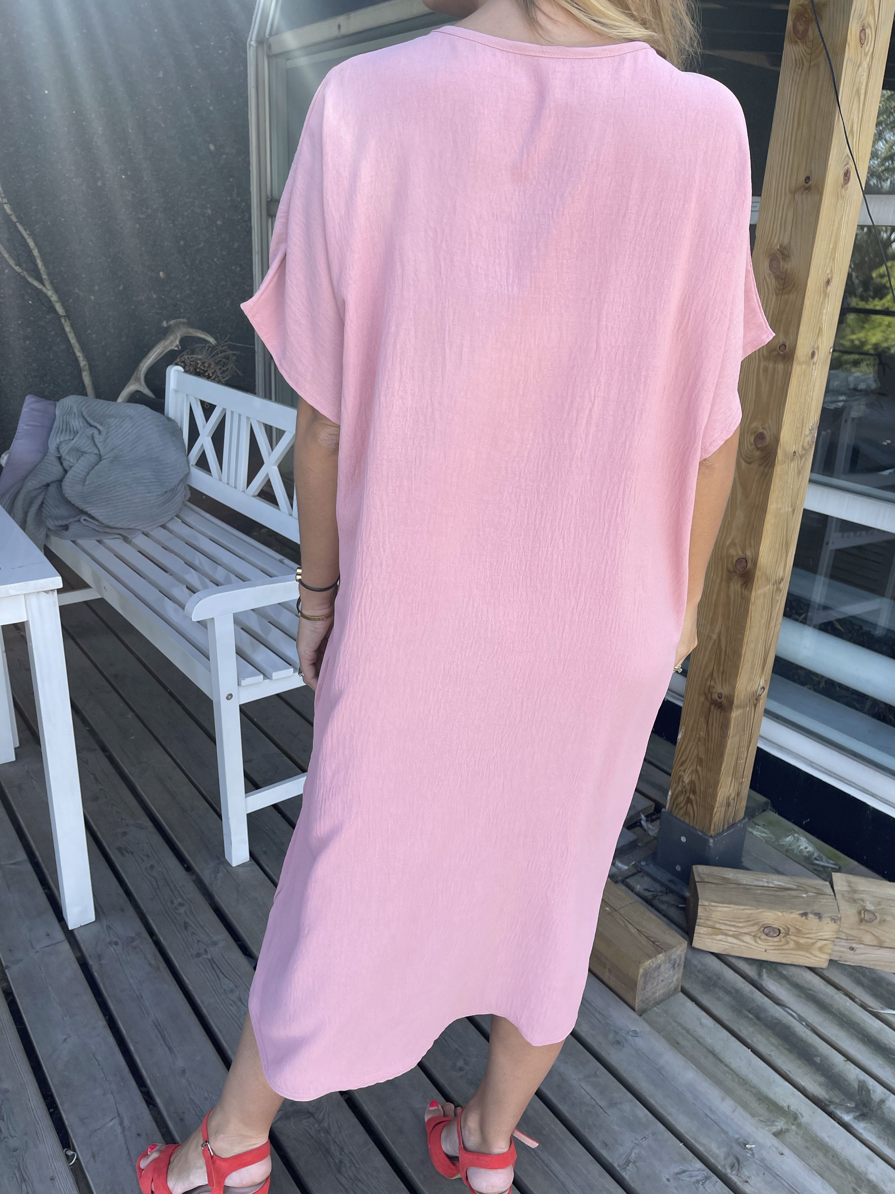 Magga - Lång enkel t-shirt klänning